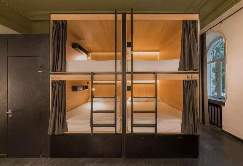 Globe Runner Hostel
