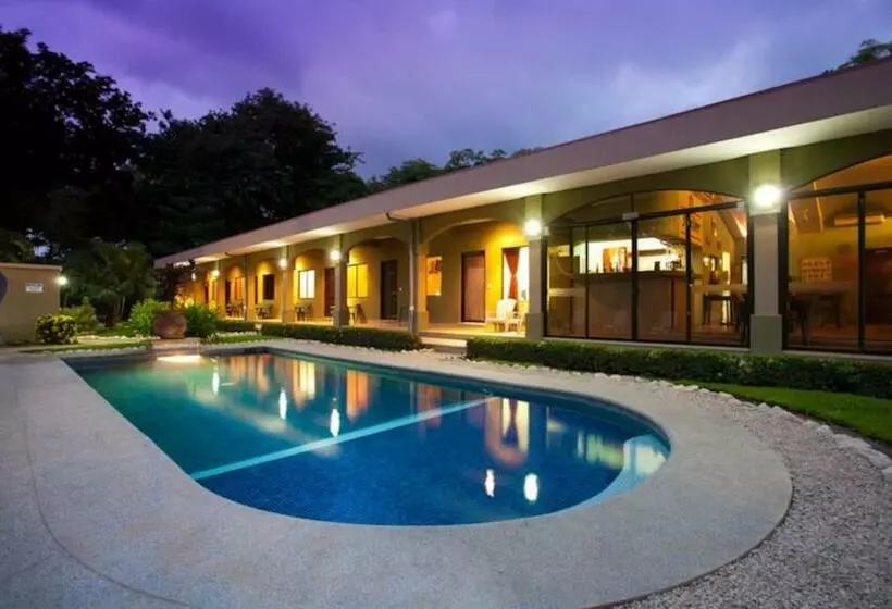 ホテル Dantita  Pitaya Lodge Sleeps 4