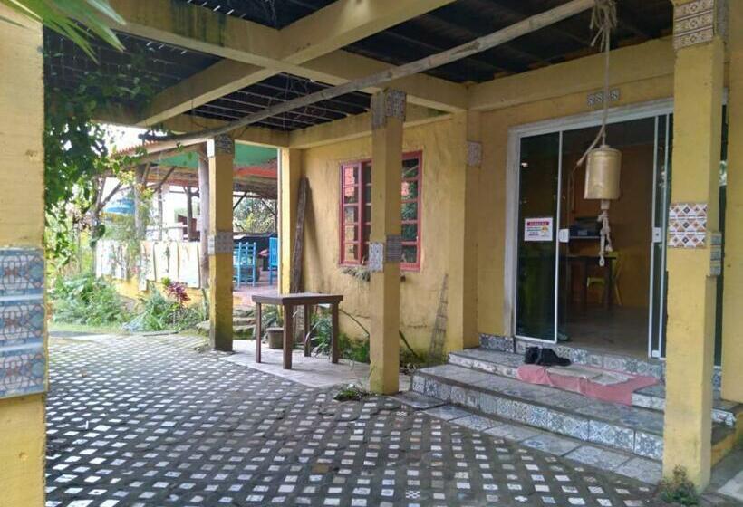 Casamarela Hostel