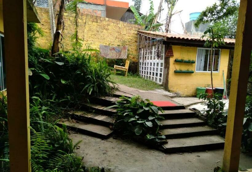 Casamarela Hostel