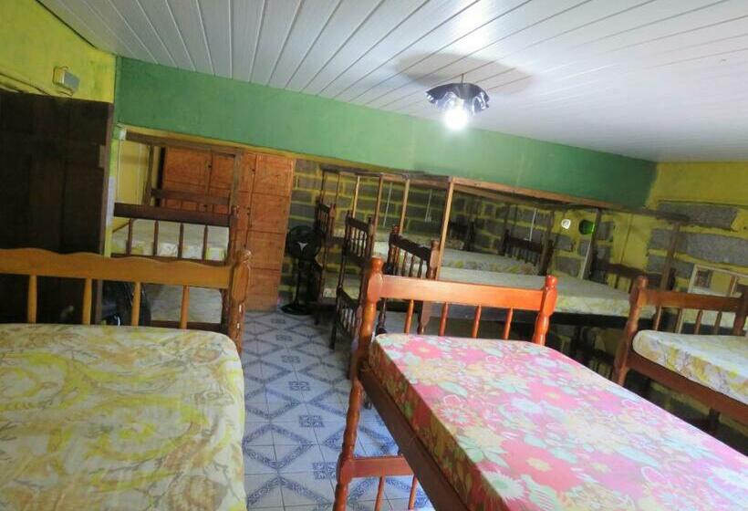 Casamarela Hostel