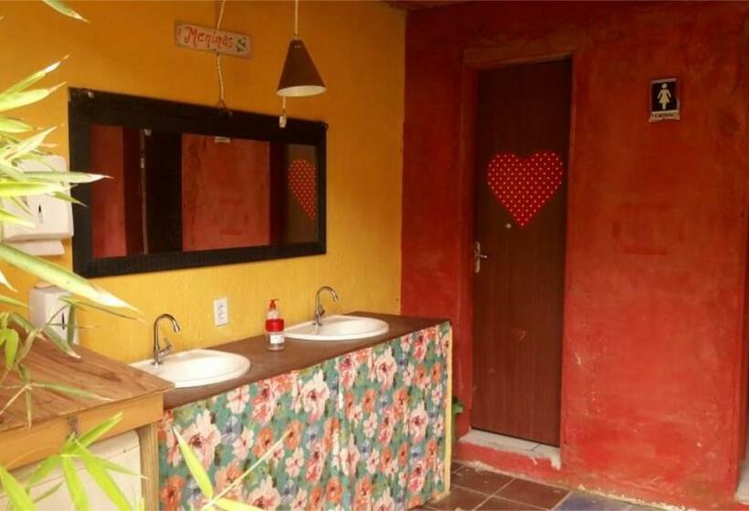 Casamarela Hostel