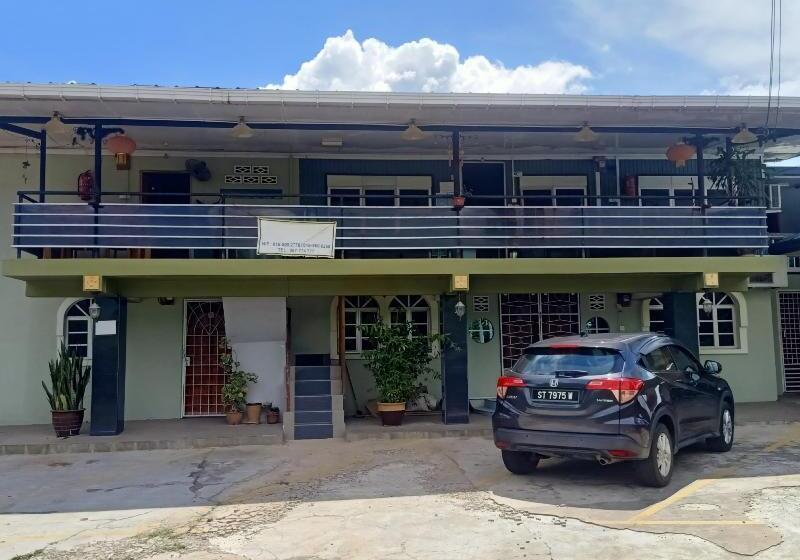 Hotel Oyo 90366 Home Valley Guesthouse Tambunan