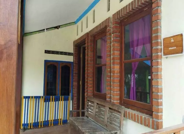 پانسیون Borobudur Kampung Homestay  Markoni