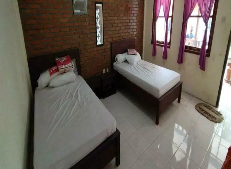 پانسیون Borobudur Kampung Homestay  Markoni