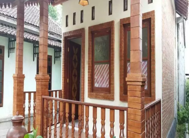 پانسیون Borobudur Kampung Homestay  Suhadi