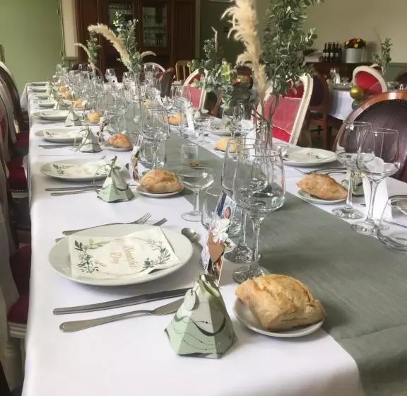 Aamiaismajoitus (B&B) Chambre D Hôtes Le Domaine De La Vallée