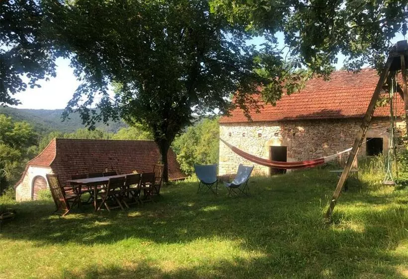 Aamiaismajoitus (B&B) Art En Célé Chambres D Hôtes