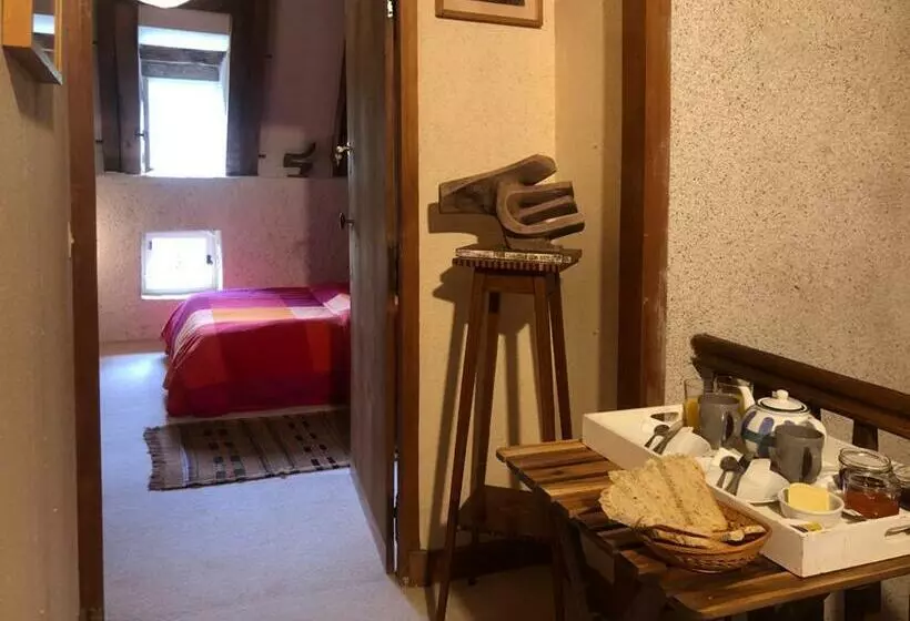 Aamiaismajoitus (B&B) Art En Célé Chambres D Hôtes