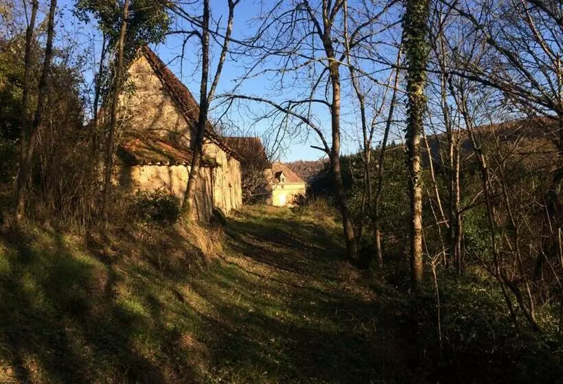 Aamiaismajoitus (B&B) Art En Célé Chambres D Hôtes