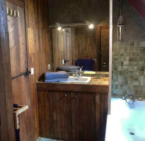 Aamiaismajoitus (B&B) Art En Célé Chambres D Hôtes