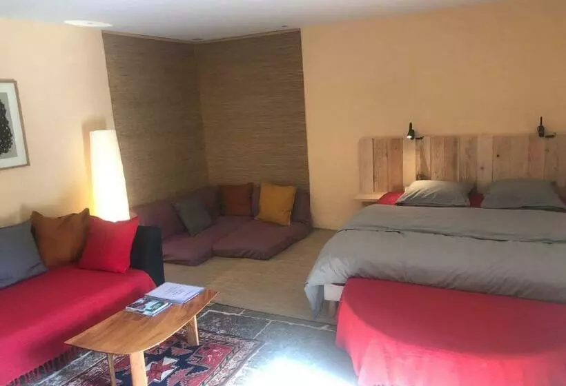 Aamiaismajoitus (B&B) Art En Célé Chambres D Hôtes