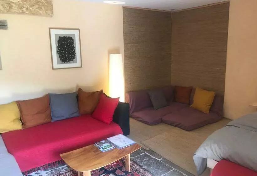 Aamiaismajoitus (B&B) Art En Célé Chambres D Hôtes
