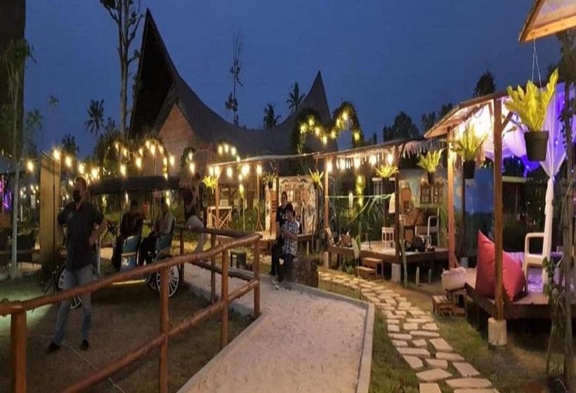 בית מלון כפרי Semilir Glamping