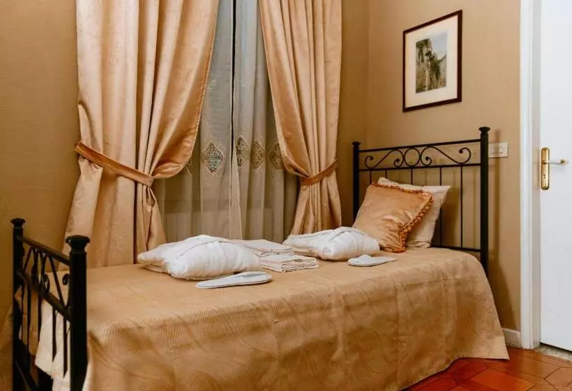 Majatalo La Foresteria Di Palazzo Picedi Benettini