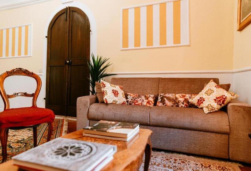 بنسيون La Foresteria Di Palazzo Picedi Benettini