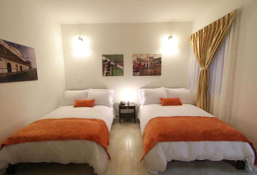 פונדק Casa Centenario