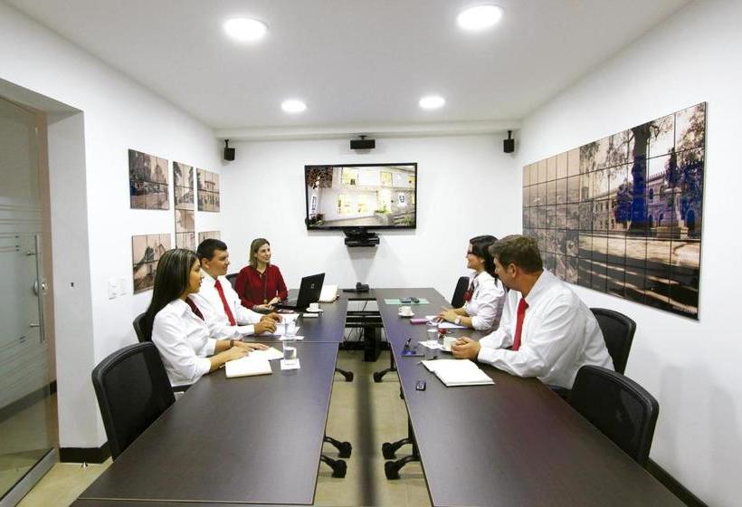 פונדק Casa Centenario