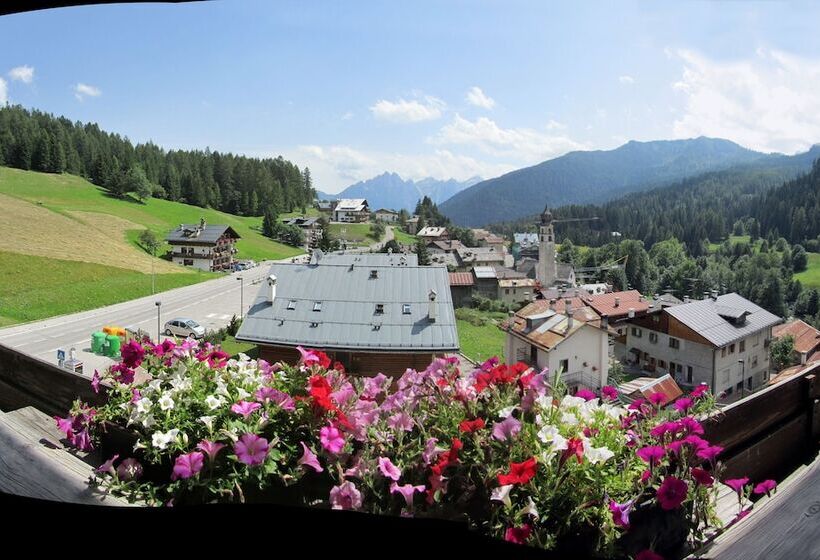 בית מלון כפרי Corona