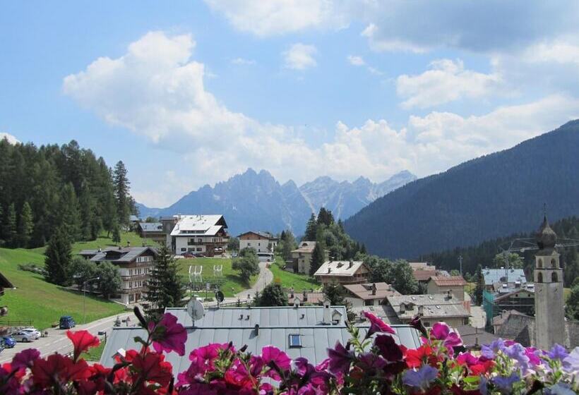 בית מלון כפרי Corona