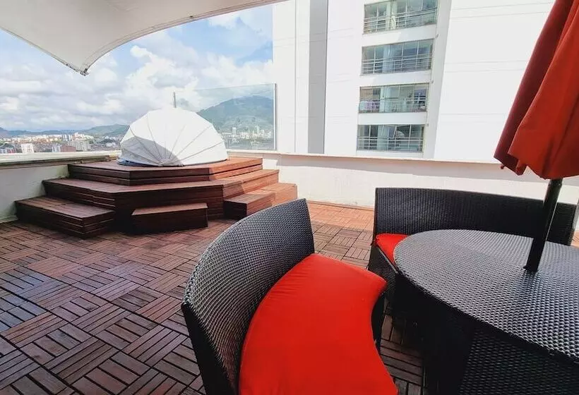 فندق Habitat Suites