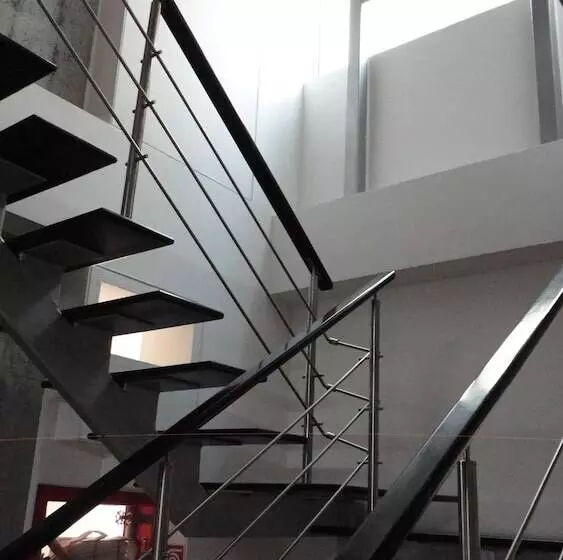 فندق Habitat Suites