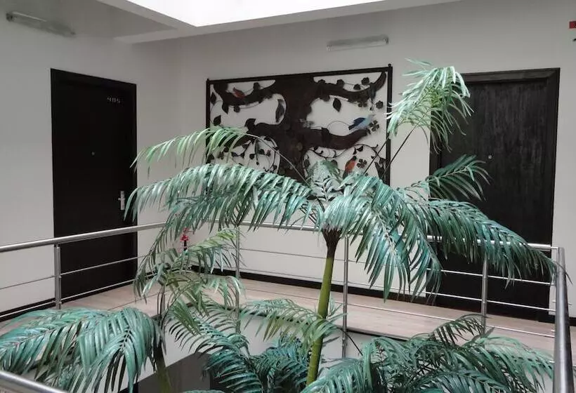 فندق Habitat Suites