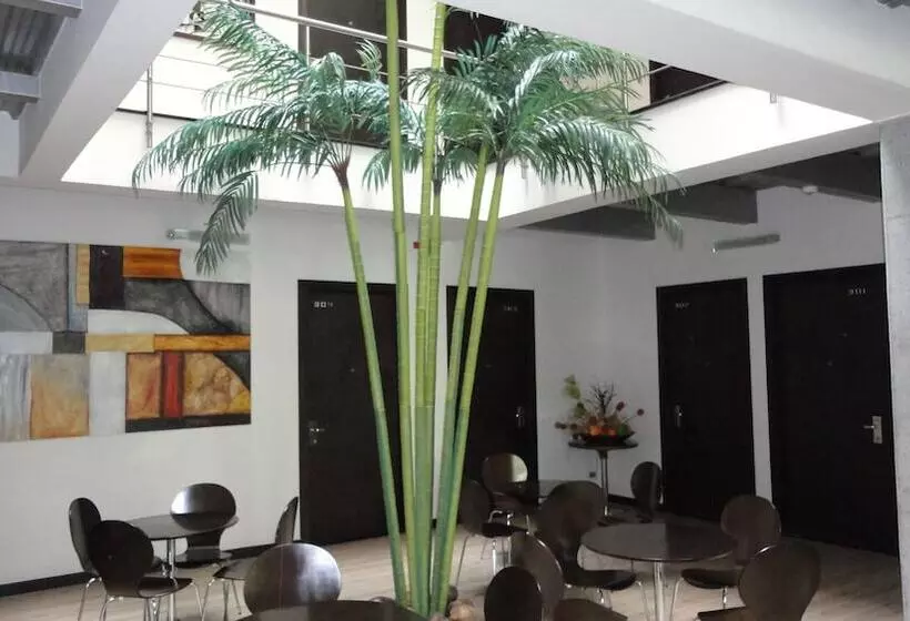 فندق Habitat Suites