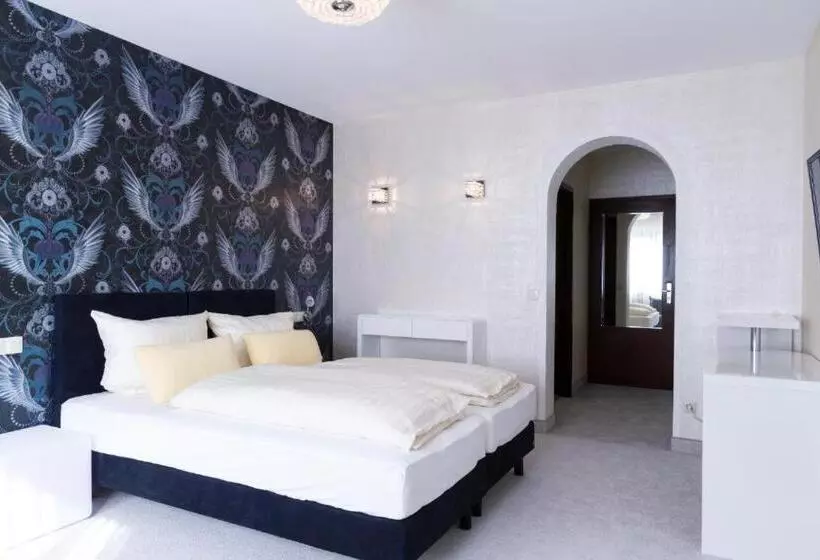 هتل Hellers Twenty Four I 24hcheckin