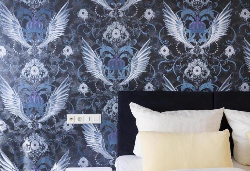 هتل Hellers Twenty Four I 24hcheckin