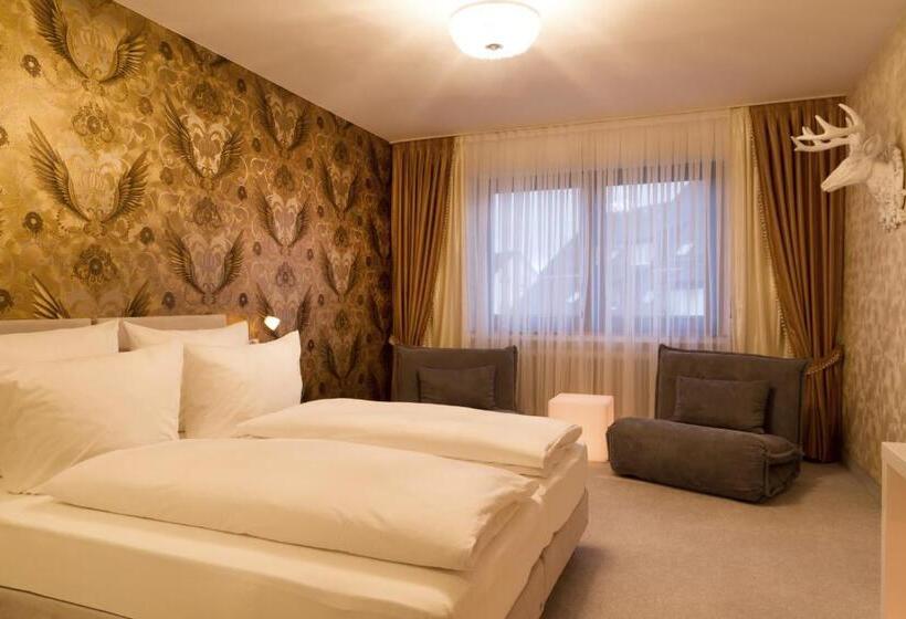 هتل Hellers Twenty Four I 24hcheckin