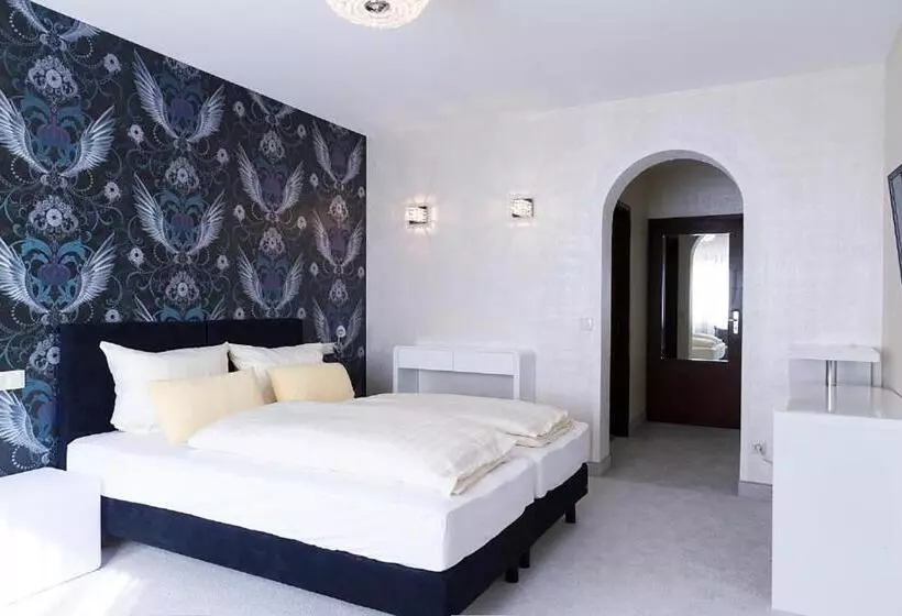 هتل Hellers Twenty Four I 24hcheckin