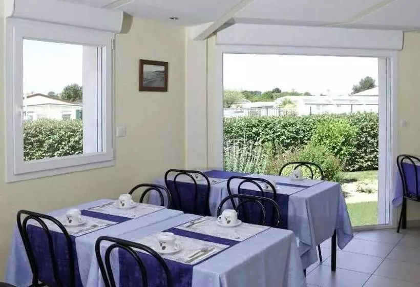 Отель Hôtel Estuaire