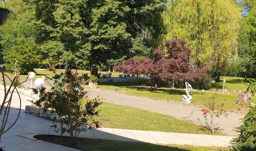 酒店 Logis Hôtel & Restaurant Le Fleurance