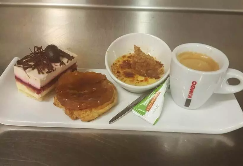 فندق Logis Hôtel & Restaurant Le Fleurance