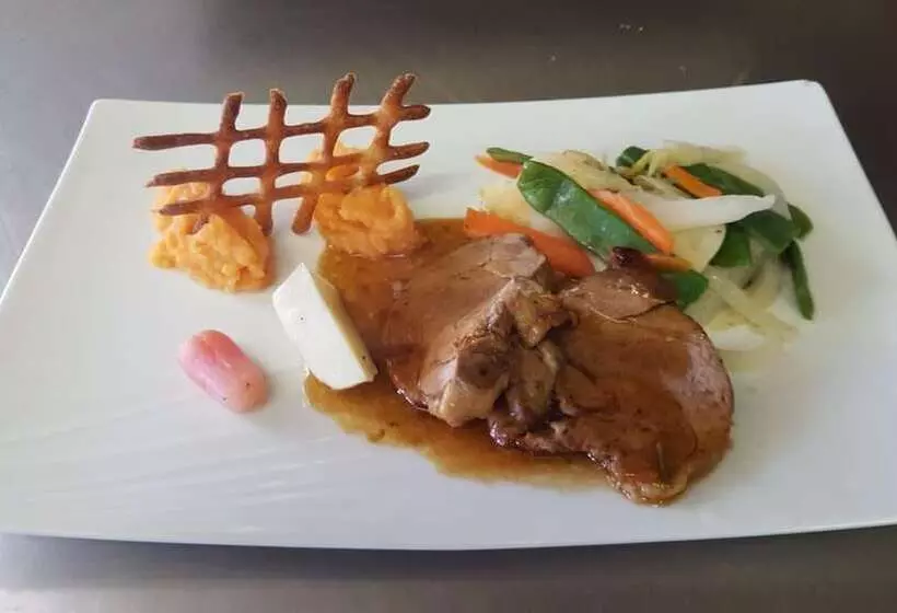 فندق Logis Hôtel & Restaurant Le Fleurance