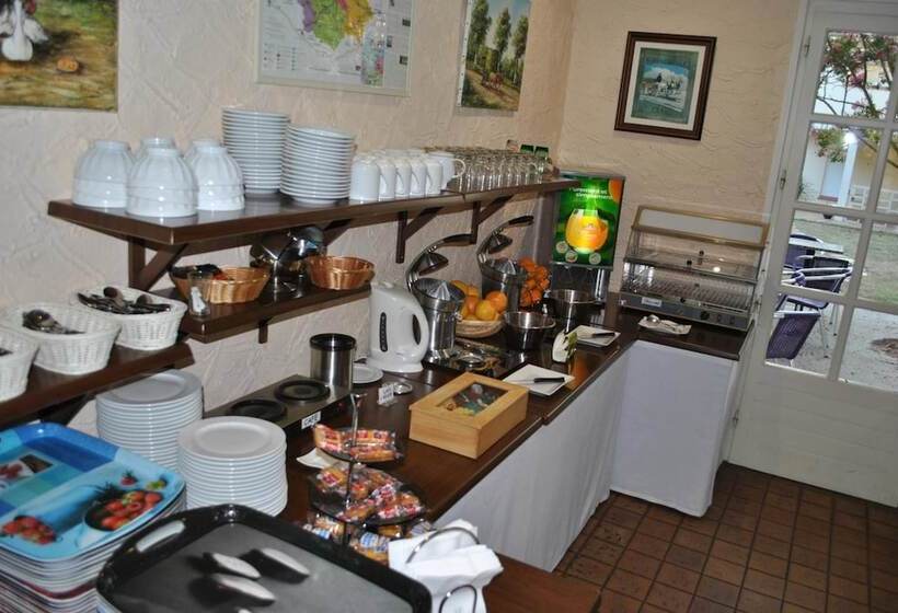 酒店 Logis Hôtel & Restaurant Le Fleurance