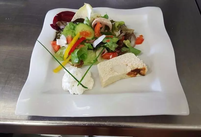 فندق Logis Hôtel & Restaurant Le Fleurance