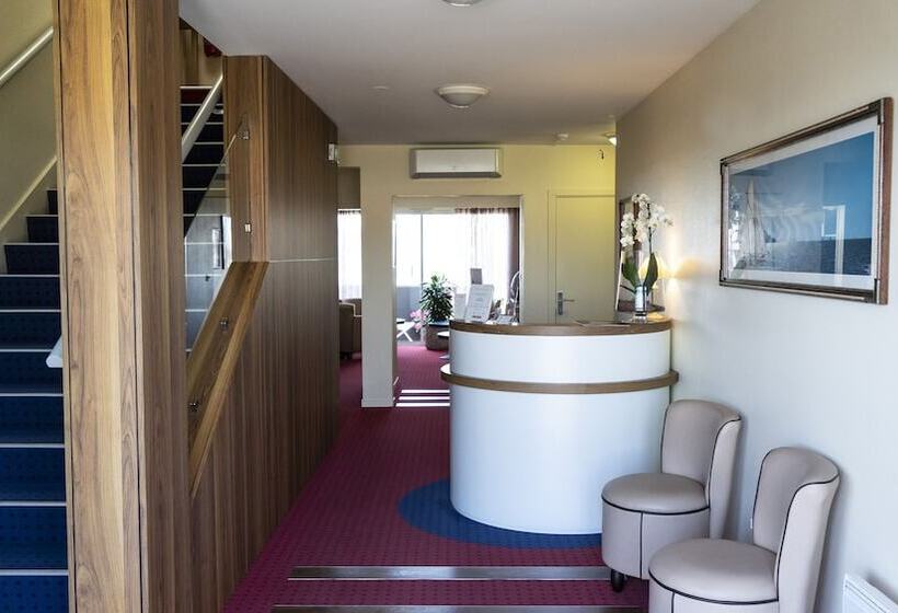 בית מלון כפרי Logis Hôtellerie Les Brisants , Restaurant J M Perochon