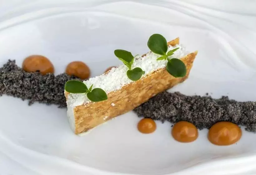 호텔 Logis Hôtellerie Les Brisants , Restaurant J M Perochon