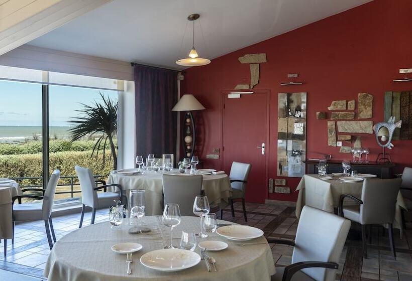 בית מלון כפרי Logis Hôtellerie Les Brisants , Restaurant J M Perochon