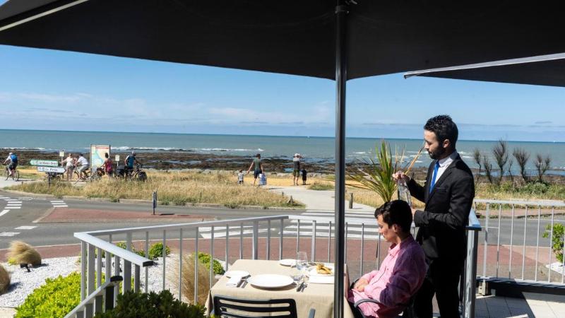 בית מלון כפרי Logis Hôtellerie Les Brisants , Restaurant J M Perochon