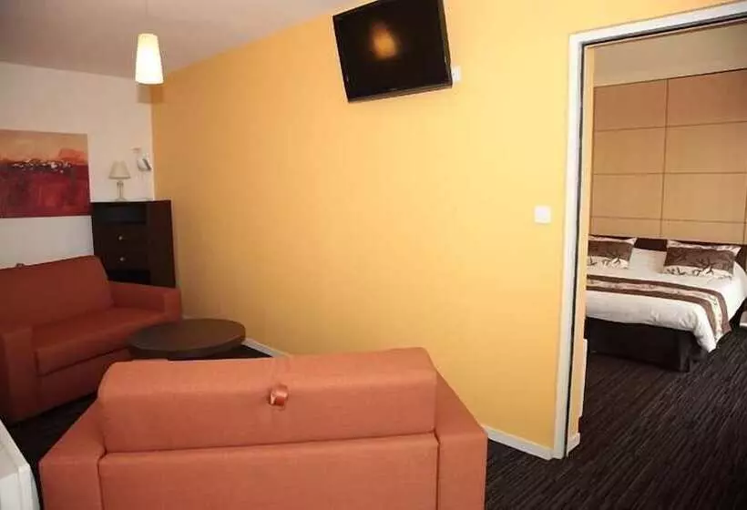 호텔 Logis Hôtellerie Les Brisants , Restaurant J M Perochon