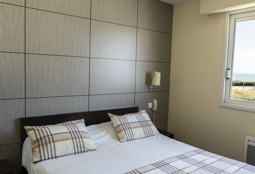 בית מלון כפרי Logis Hôtellerie Les Brisants , Restaurant J M Perochon