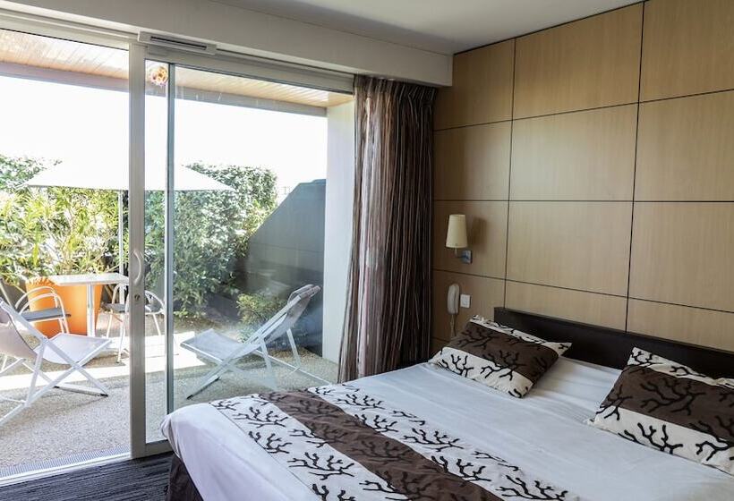 בית מלון כפרי Logis Hôtellerie Les Brisants , Restaurant J M Perochon