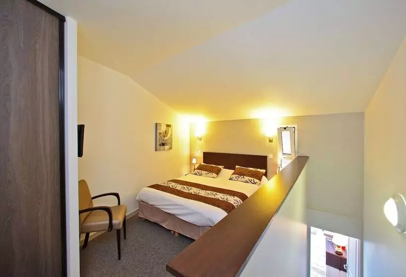 호텔 Logis Hôtellerie Les Brisants , Restaurant J M Perochon