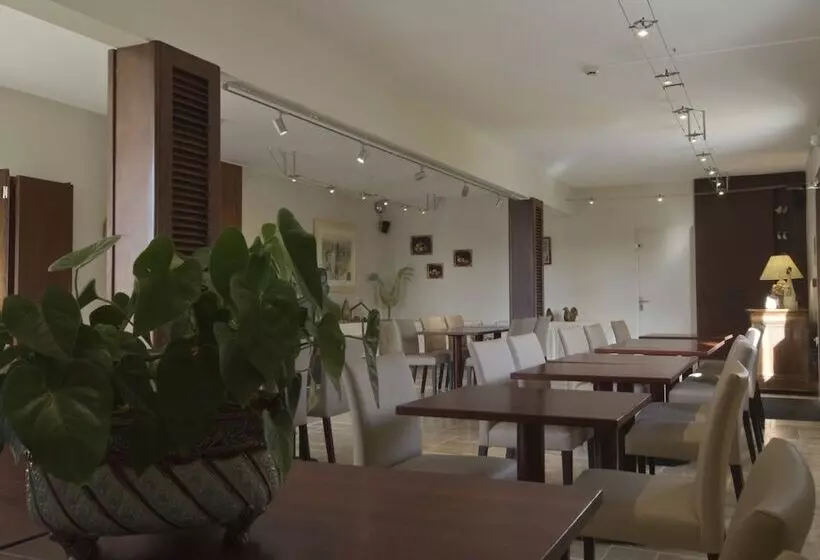 Отель Les Oliviers