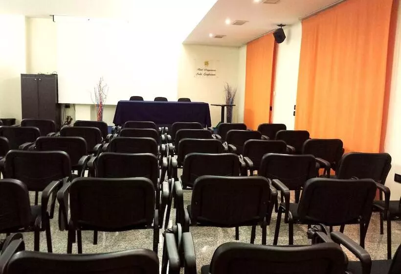 ホテル Ristorante Dragonara