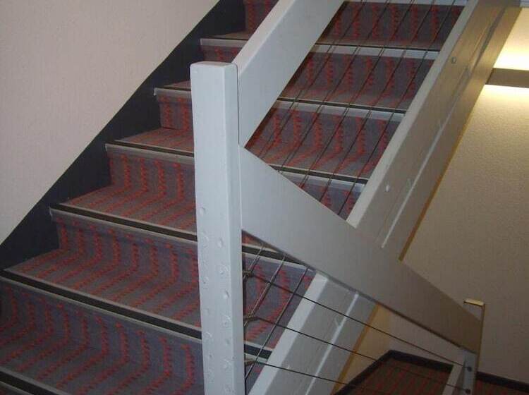 酒店 The Originals Access, Hôtel Arum, Remiremont