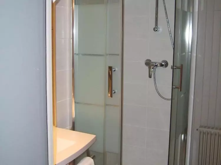 هتل The Originals Access, Hôtel Arum, Remiremont